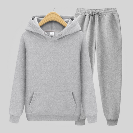 Conjunto Free Way para Hombre gris, incluye buzo con capucha y pantalón con cintura elástica, ideal para comodidad y simplicidad.