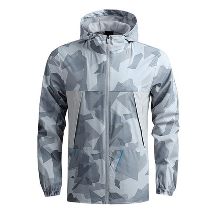 Campera corta rompeviento para hombre con diseño camuflado gris y capucha ajustable, ideal para uso urbano y actividades al aire libre.