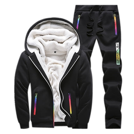 Conjunto de buzo y pantalón de polar negro para hombre con capucha, ideal para días fríos, estilo moderno y cómodo.