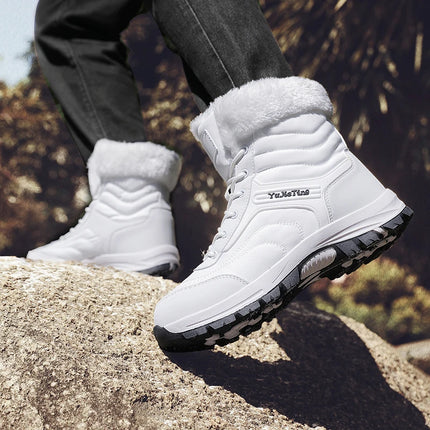 Hiking boots for men with warm lining, perfect for winter treks and outdoor adventures on rocky terrain.