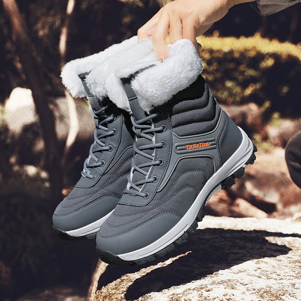 Warm men's hiking boots with plush lining, designed for winter trekking and outdoor adventures in snowy or cold conditions.