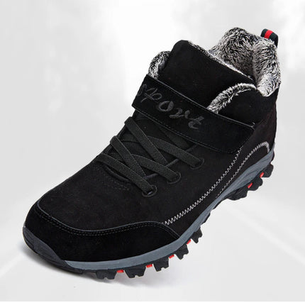 Botas cálidas de invierno para mujeres en color negro con interior forrado, diseño deportivo y suela antideslizante.