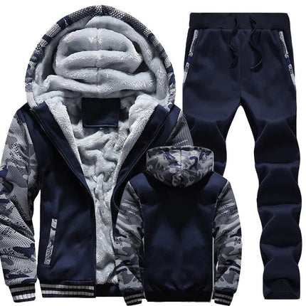 Conjunto Polar Frost Peak para Hombre con buzo y pantalón forrados, ideal para invierno, en color azul con diseño camuflaje.
