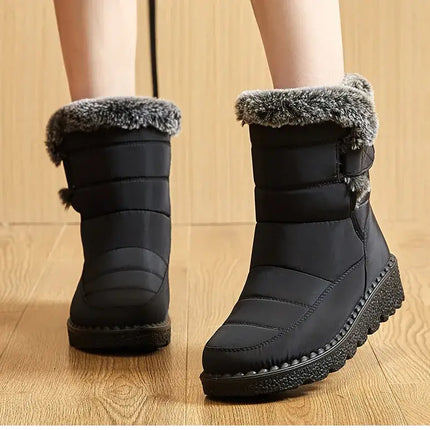 Botas de mujer impermeables negras con interior de felpa y suela antideslizante tipo cuña, ideales para el invierno.
