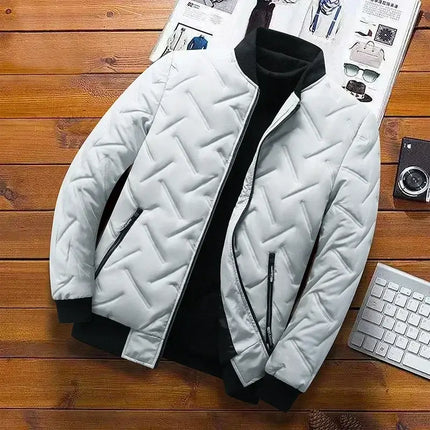 Campera acolchada StreetCore para hombre con relleno de algodón y diseño moderno, ideal para invierno 2025. Campera Hombre destacada.