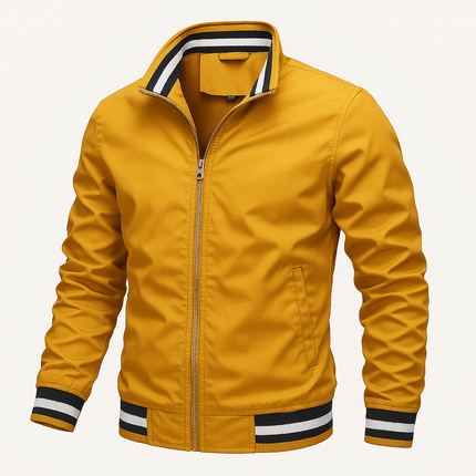 Campera Bomber OutdoorPro amarilla impermeable para hombre, diseño versátil y resistente al viento ideal para días inestables.
