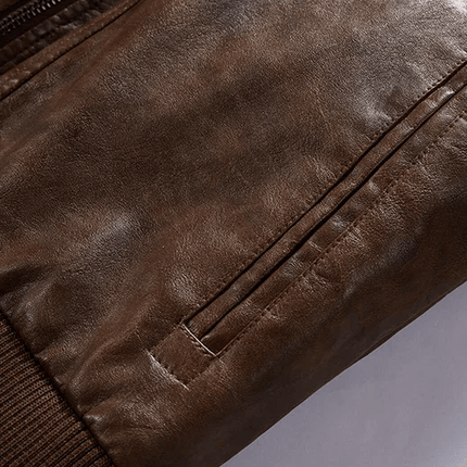 Campera de cuero masculina Brent, diseño premium con costuras elegantes. Oferta 15% OFF hoy. Campera hombre de alta durabilidad.