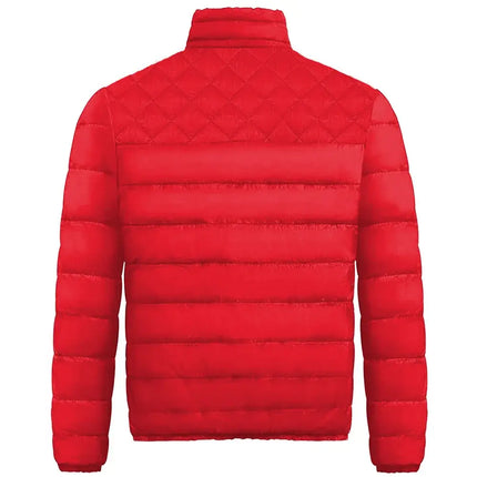 Campera ComfortFit Hombre en rojo, algodón térmico, cuello alto, sin capucha, diseño casual y ligero, ideal para otoño e invierno.