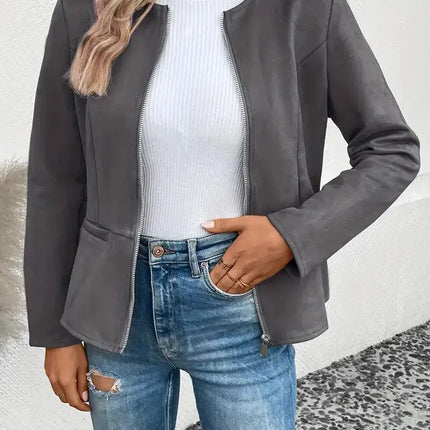 Campera Daniela gris para mujer, estilo moderno, perfecta para uso casual. Moda femenina argentina.
