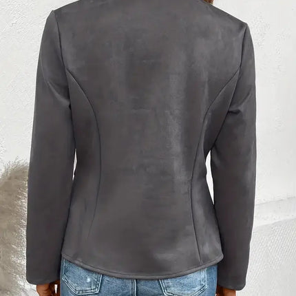 Vista trasera de la Campera Daniela para mujer, color gris, mostrando diseño elegante y ajuste perfecto. Palabras clave: campera mujer.