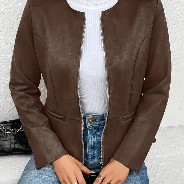 Campera Daniela para mujer en marrón, estilo moderno y elegante, ideal para uso casual. Moda femenina otoño 2023.