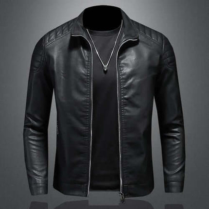 Campera de Cuero Slim para Hombres en color negro, destacando elegancia y estilo. Oferta especial, 15% de descuento hoy. Campera Hombre.