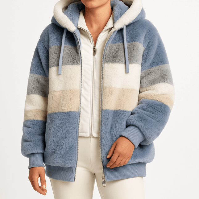 Campera oversize mujer, azul y gris, con capucha y diseño cachemir, ideal para días fríos. Chaqueta CozyStreet para looks urbanos.