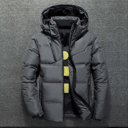 Campera térmica Urban Warm para hombre con plumón y capucha desmontable, diseño moderno y urbano, ideal para el invierno.