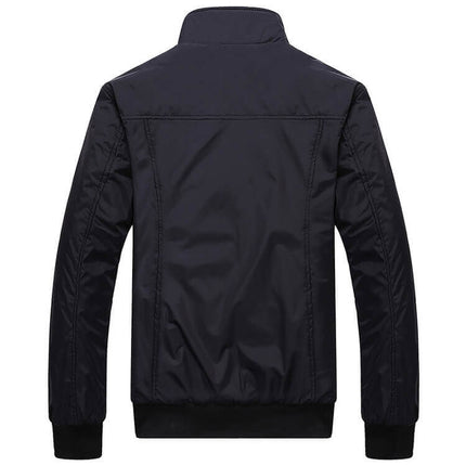 Campera William Elegance para hombre, vista trasera, diseño sofisticado en color oscuro. Perfecta para estilo y confort.