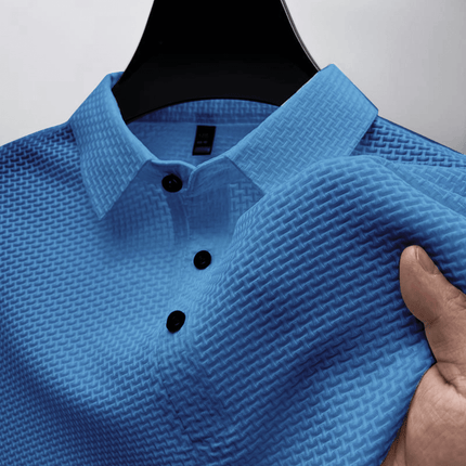 Chomba elegante de seda para hombres, color azul, con tejido suave y transpirable, ideal para estilo cómodo y casual chic.