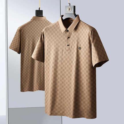 Polo Chomba Griglia Roma para hombre con diseño de jacquard a cuadros, tono marrón, moderno y deportivo, tejido liviano.