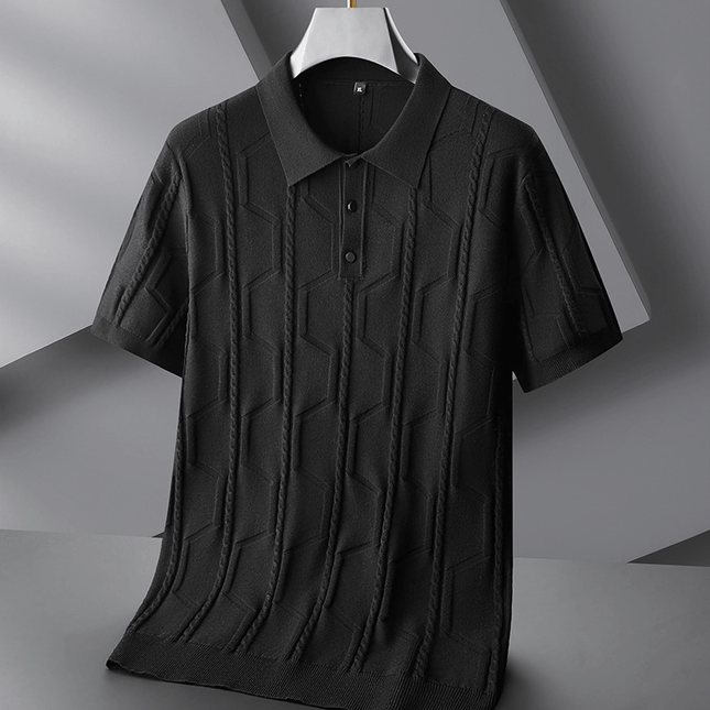 Chomba Saint Jacques de hombre en tejido chevrón negro, liviana y transpirable, ideal para reuniones o cenas. Estilo refinado.