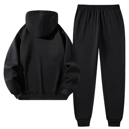 Conjunto Paris para Hombre en negro, con capucha y pantalón jogger, ideal para días fríos, ofrece estilo, confort y versatilidad.