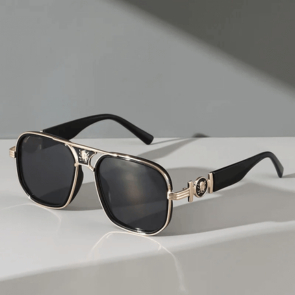 Gafas de sol Donatello Mori para hombre en dorado con lentes tintados, ideales para un estilo audaz y sofisticado en la Riviera.