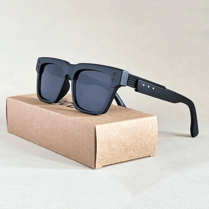 Gafas de sol Firenze Square para hombre, diseño cuadrado clásico, protección UV400, estilo versátil, en caja marrón. Elegancia diaria.