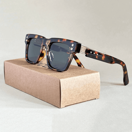 Gafas de sol Firenze Square para hombre, diseño cuadrado clásico con protección UV400, estilo elegante y versátil, disponibles en color carey.