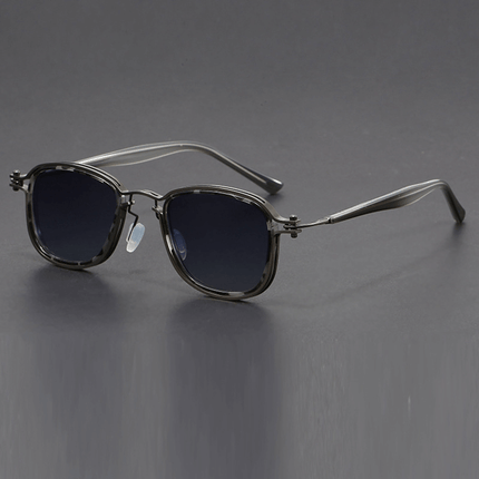 Alt Tag: Gafas de sol Kravitz Square unisex con armazón metálico grueso, lentes cuadrados retro-modernas, estilo retro y protección UV400.