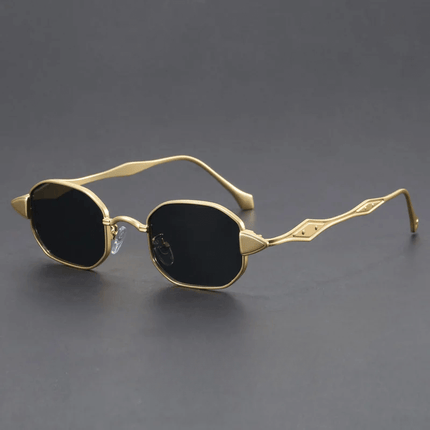 Gafas de sol hombre Neo Ciberpunk con lentes octogonales y patillas metálicas doradas, diseño futurista, protección UV400. Moda urbana.