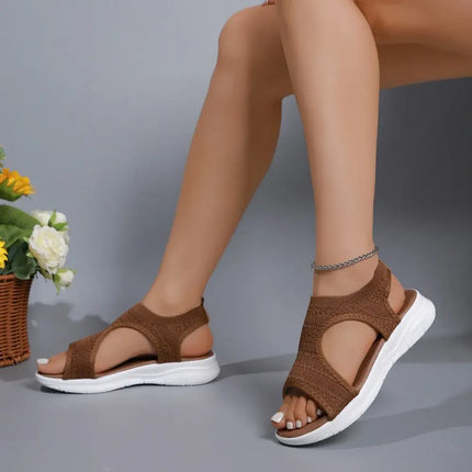 Woman wearing Sandalia Pez Light for summer comfort and style