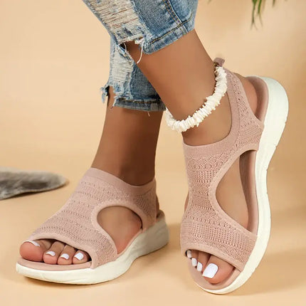 Sandalia Pez Light in pink, showcasing a modern design ideal for summer comfort and casual style.