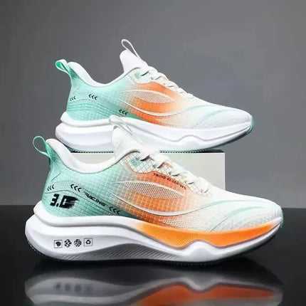 Zapatillas deportivas hombre 2025, transpirables y con suela suave, diseño moderno color blanco y naranja. Calzado ideal para correr.