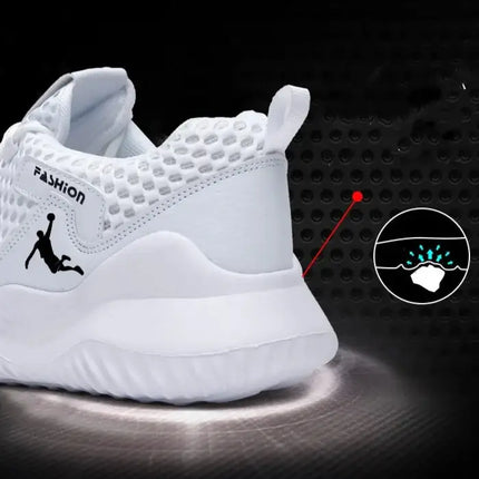 Zapatillas deportivas hombre blancas ligeras y transpirables con diseño moderno