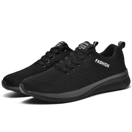 Zapatillas Hombre Raptor negras, deportivas, con potencia y agarre, ideales para deporte y estilo diario. Ver tabla de talles. Zapatillas deportivas hombre.