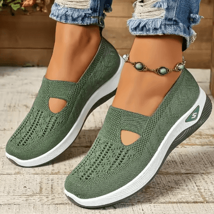 Zapatillas Merceditas Mujer Comfort Plus verdes en oferta especial: comprá 1 par y llevate 2 gratis. Perfectas para cualquier ocasión.