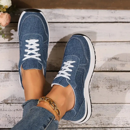 Zapatillas Mujer Indigo de denim estilo casual 2025 con suela cómoda, ideales para combinar con jeans o vestidos. Perfectas para uso diario.