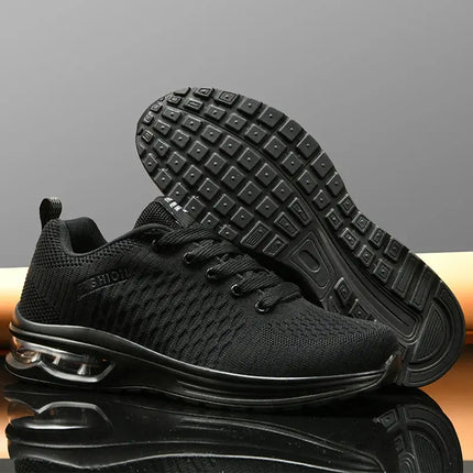 Zapatillas de running para hombre en color negro, resistentes y livianas, ideales para actividad deportiva. Zapatillas deportivas hombre.