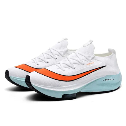 Zapatillas Running Ultralivianas 2025 con amortiguación profesional para hombre, diseño moderno en blanco y naranja.