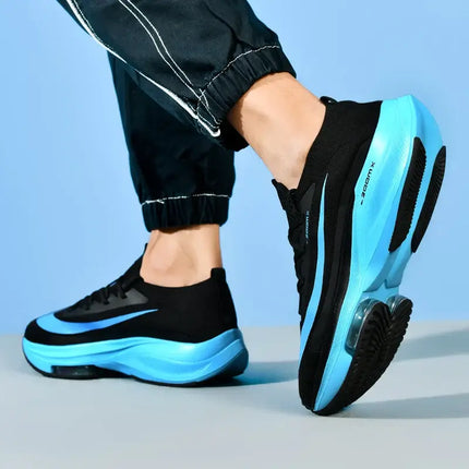 Zapatillas deportivas hombre ultralivianas 2025 con amortiguación profesional en color negro y azul, ideales para correr en Argentina.