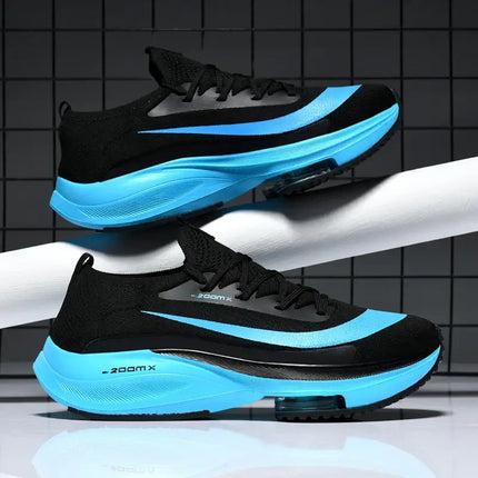 Zapatillas Running Ultralivianas 2025 para hombres en negro y azul con amortiguación profesional, diseño deportivo moderno.