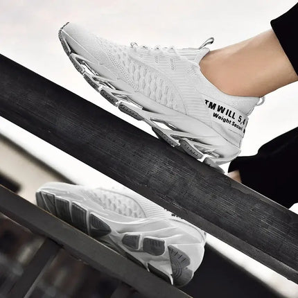 Zapatillas ShockAir Hombre en acción, diseño blanco con amortiguación avanzada para confort diario. Zapatillas deportivas hombre.