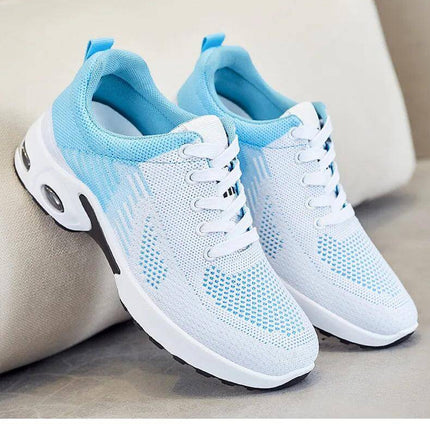 Zapatillas transpirables de verano para correr en color azul y blanco con suela antiimpacto, diseño ergonómico para mayor comodidad.
