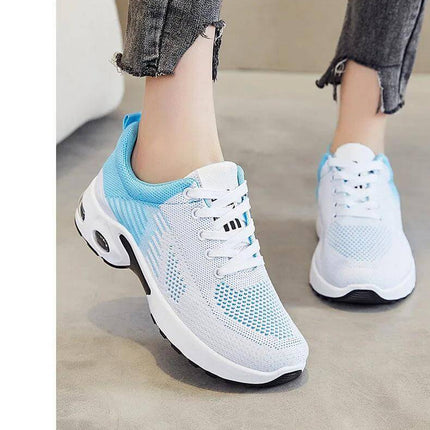 Alt Tag: Zapatillas transpirables de verano para correr con diseño ergonómico y suela antiimpacto en color azul y blanco.
