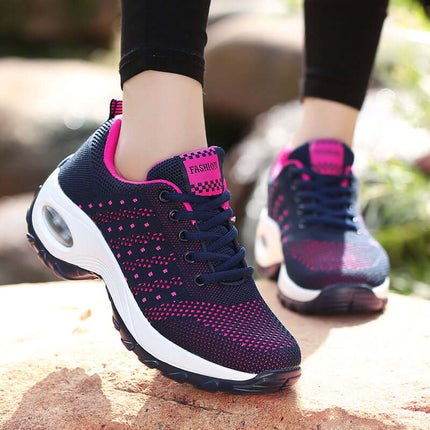 Stylish Urban Trek Zenithi sneakers with ultra-light structure and Deep Care technology, ideal for physical exercise. Comfortable and chic.