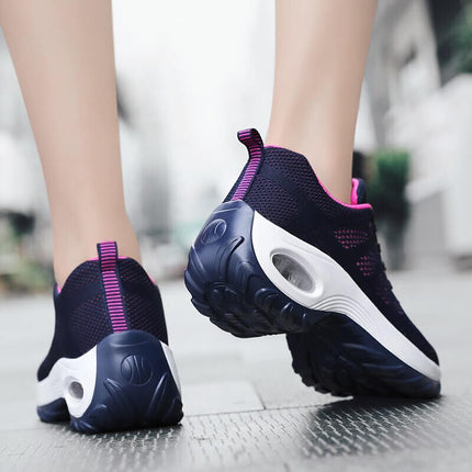 Zapatillas Urban Trek Zenithi, calzado ultraliviano ideal para ejercicio, mostrando tecnología Deep Care para confort y prevención del dolor.