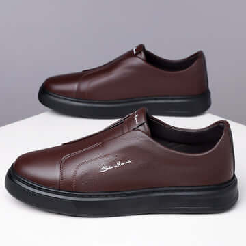 Zapatos clásicos modernos para hombre en cuero genuino marrón, ideales para un look casual y elegante. Zapatos casuales hombre Argentina.