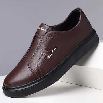 Zapato Clásico Moderno de cuero genuino en marrón, elegancia y confort para el hombre contemporáneo. Zapatos casuales hombre.