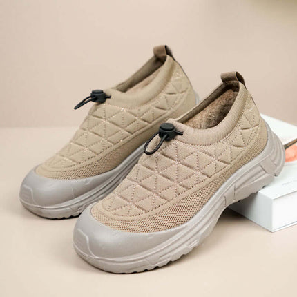 Zapato SoftWalk Urban shoes with breathable insole and stylish design, featuring a chic beige color and durable craftsmanship.