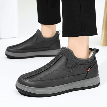 Zapatos Casuales Hombre, Zapatilla Winter Soft en gris. Cómodo y transpirable, ideal para mantener tus pies calientes en invierno.
