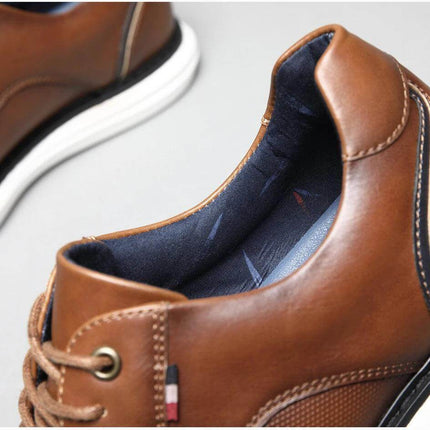 Zapatos Casuales Hombre ZENITHI en cuero marrón con cordones, estilo elegante y moderno para uso diario.