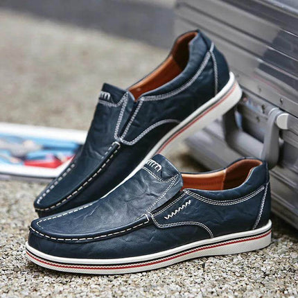 Zapatos mocasín de cuero genuino para hombre estilo casual, perfectos para un look relajado y moderno. Zapatos casuales hombre.